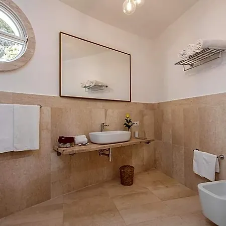 Escargot Luxury In Hotel 5*